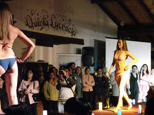 Desfile de Modas de Le Chic Model
