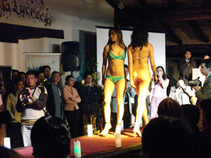 Desfile de Modas de Le Chic Model