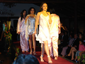 Desfile de Modas de Le Chic Model