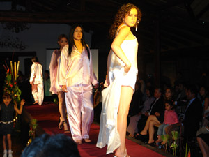 Desfile de Modas de Le Chic Model