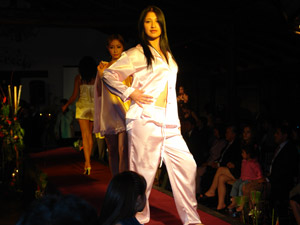 Desfile de Modas de Le Chic Model